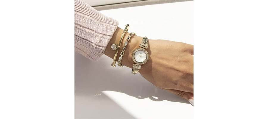 Best Stylish Watches for Women & Men That Go With Every Outfit